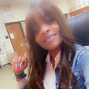 Meet your Posher, Carrie